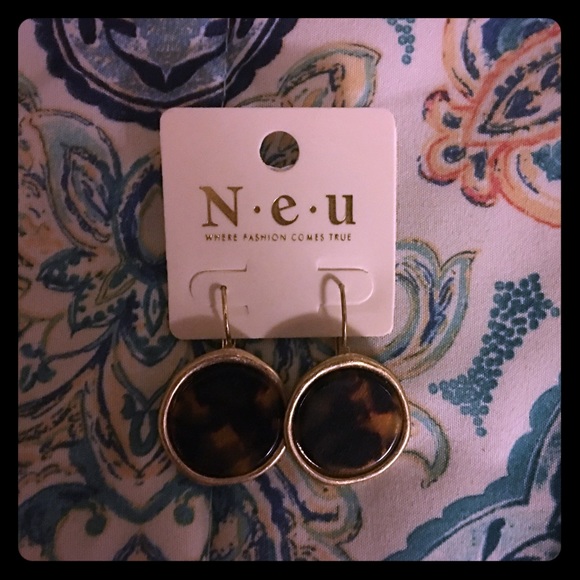 Tortoise and gold earrings - Picture 1 of 2